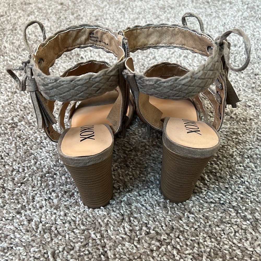 Cute Summer Heels! Size 6 - Picture 3 of 3